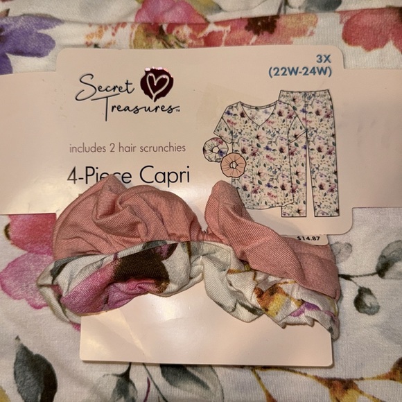 NWT women’s plus size 4 piece capri pajama set.Size 3X floral sectet treasures - Picture 2 of 4